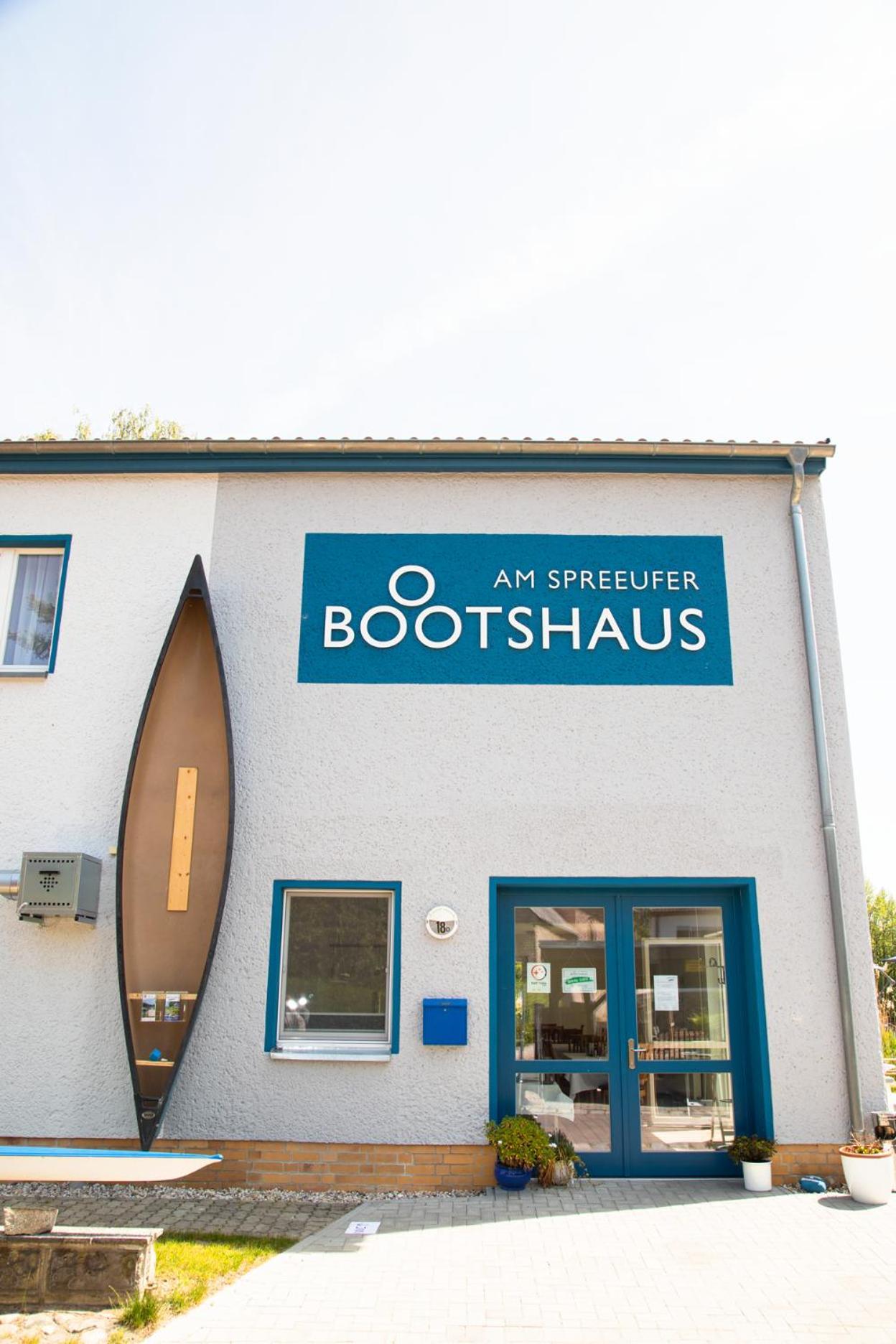 ホテル Boootshaus - Am Spreeufer ベースコウ エクステリア 写真